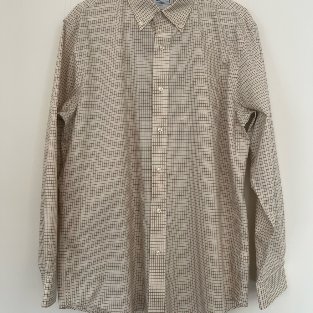 ll bean wrinkle resistant mens shirt Large  Slightly Fitted Beige And Grey Check